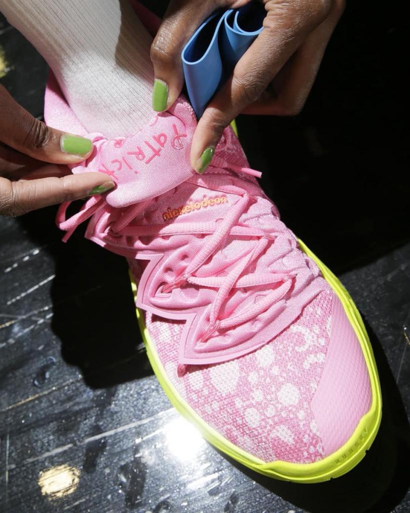 "Вы готовы, дети?": Nike представил коллекцию кроссовок, на которую вдохновил мультфильм «Губка Боб»