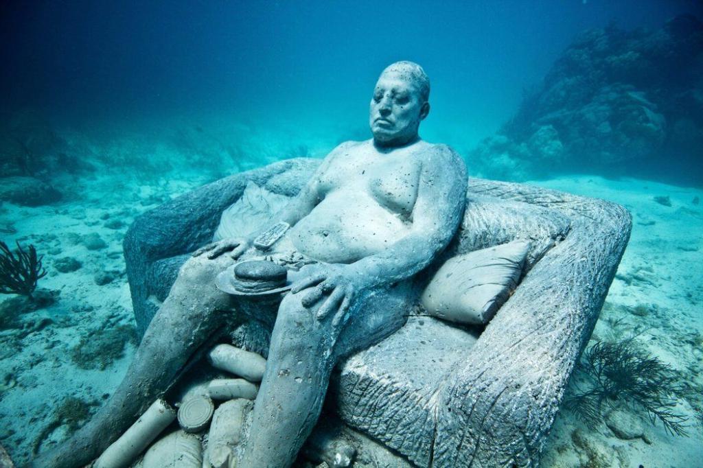 Страж океана, сирена и еще 8 впечатляющих загадочных статуй, найденных на дне моря