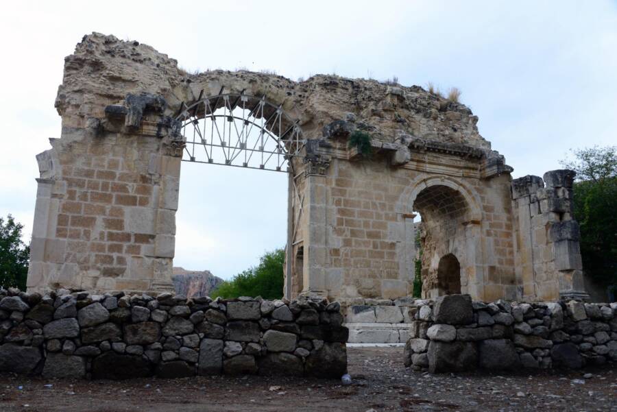 В Турции обнаружена 2000-летняя арена римского гладиатора, а также древние здания города