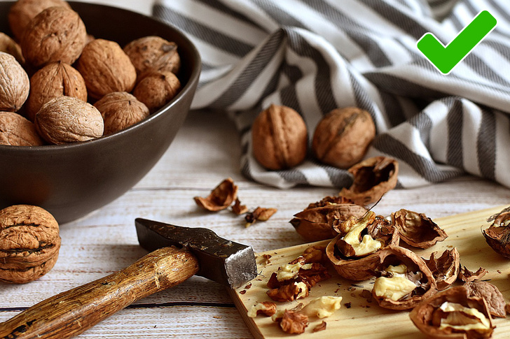 Фрукты, горчица и орехи: продукты, которые помогут сбросить вес