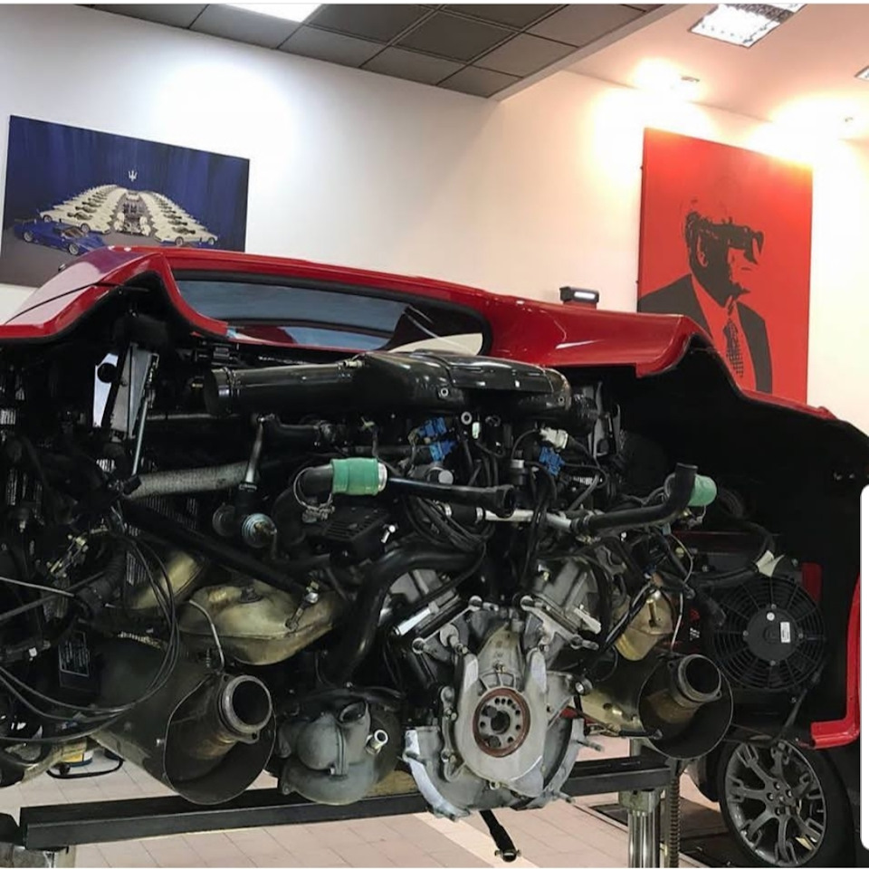 Кошмар автомеханика: смотреть больно, как меняют сцепление на Ferrari F50