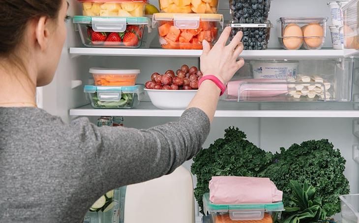 Как правильно хранить пищу в холодильнике, чтобы она не портилась? Полезные советы домохозяек