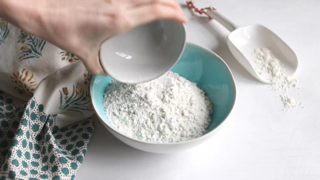 Как я делаю ароматические камни для ванной из муки, соли и эфирного масла
