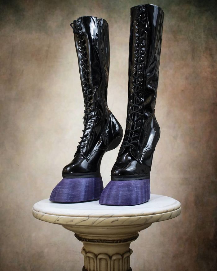 Косплеер создает необычную обувь в форме копыт: результат впечатляет пользователей Сети (фото)
