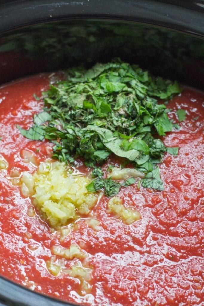 Свекровь рассказала рецепт полезного томатного соуса, который можно готовить в мультиварке