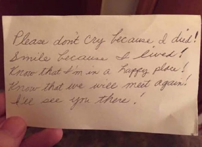 После того, как не стало любимой жены, вдовец нашел в ее портмоне трогательное письмо
