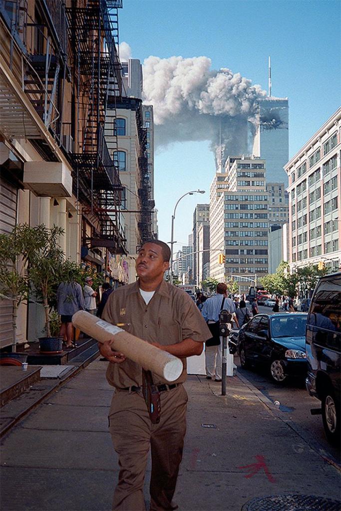 Как будто это случилось только вчера: 10 редких фотографий башен-близнецов с 11 сентября 2001 года