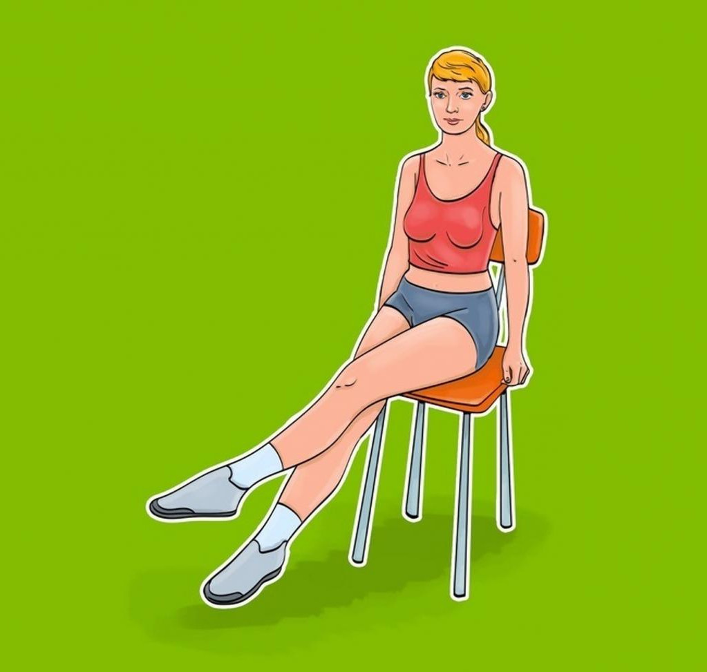 Плоский живот и тонкая талия, не вставая со стула: 7 эффективных упражнений
