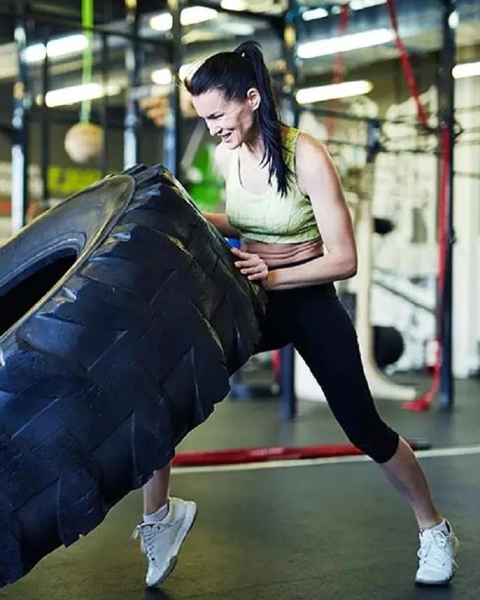 Фитнес-тренер рассказывает о способах наращивания мышц для женщин, при которых они не будут слишком мускулисты