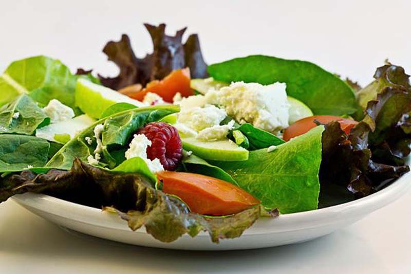 Польза ежедневного употребления салата: хорошее пищеварение, похудение и молодость