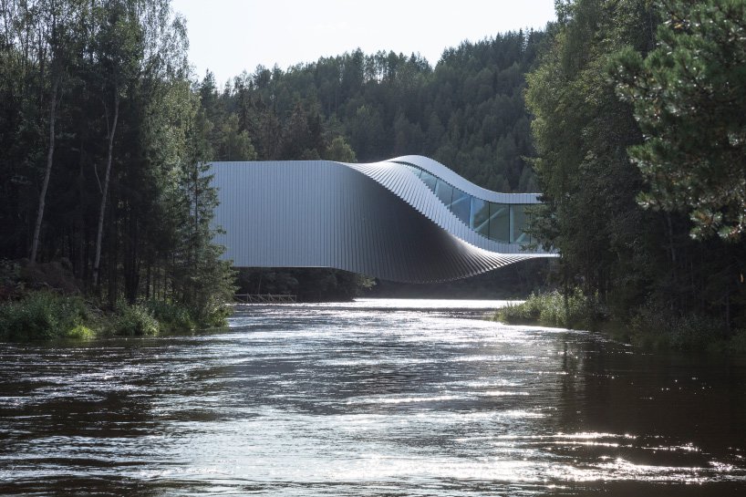 Танцуем «твист»: в Норвегии построили уникальное сооружение - это музей, мост и скульптура