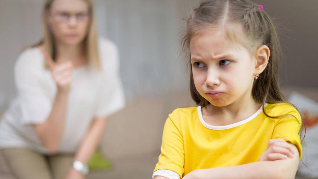 Не пытайтесь привлечь внимание, когда ребенок чем-то увлечен: как заставить детей себя слушать