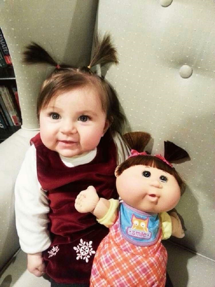 То ли дети как куклы, то ли наоборот: фотографии малышей, которых не отличишь от куклы