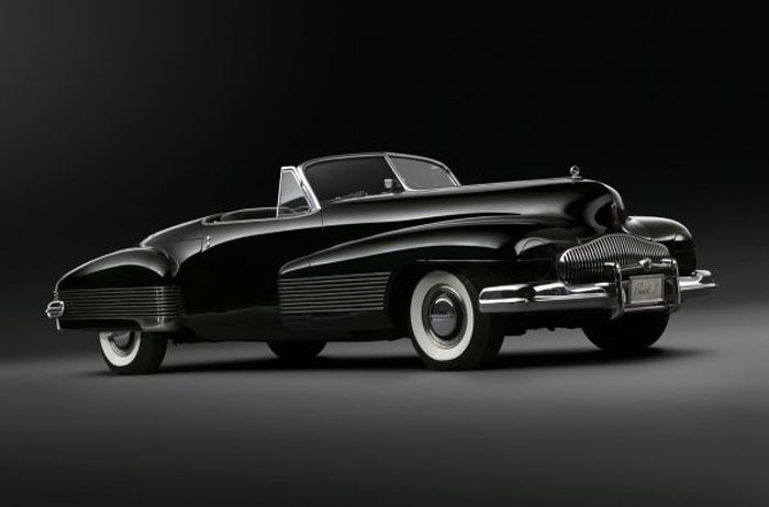 Элегантность застывшего зверя: Buick Y-Job – первый концепт-кар 1938 года – и его "внук" Buick Blackhawk