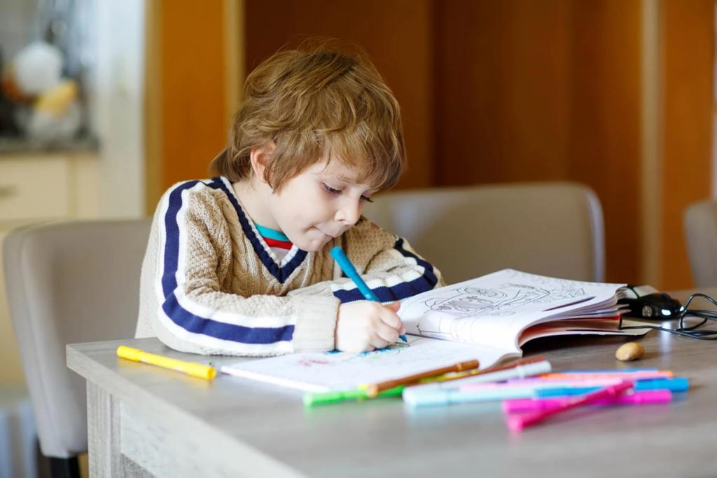 Спросить, в чем причина беспокойства: как подготовить застенчивого ребенка к школьному докладу
