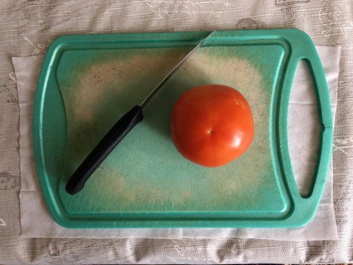 10 кулинарных трюков, которые облегчат вам жизнь на кухне: учимся готовить яичницу, как в ресторане, и узнаем другие интересные фишки