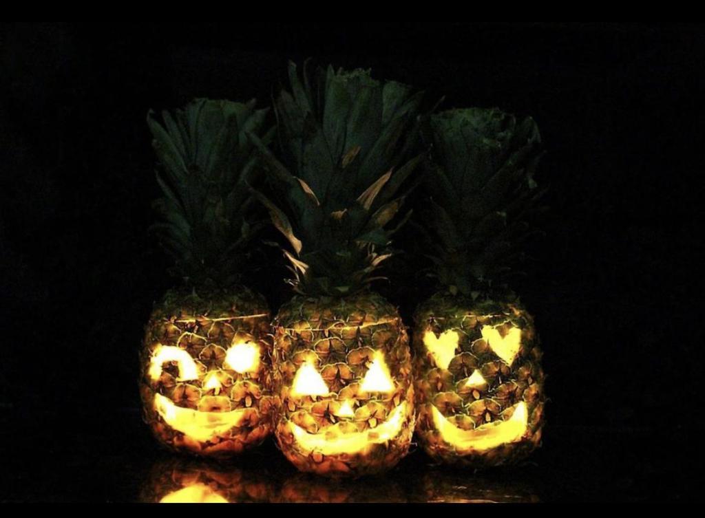 Хэллоуин с тропической ноткой: ананасы страшнее тыкв