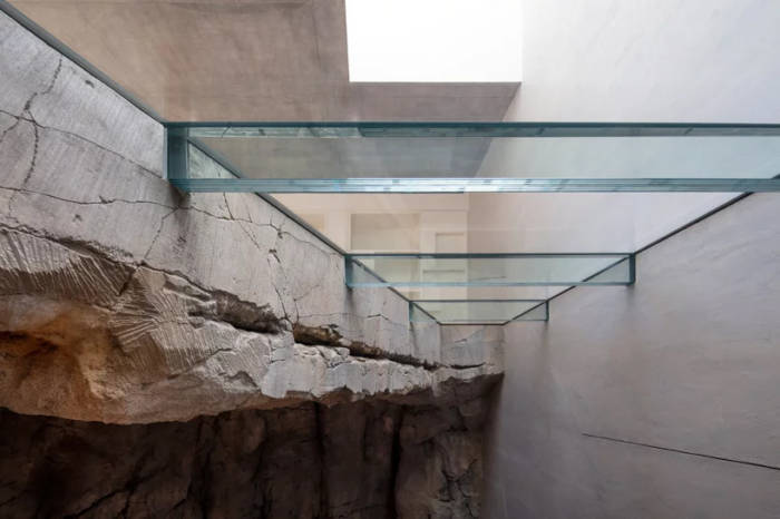 Каменная вилла в Монако, скрытая от посторонних глаз: как выглядит внутри это необычное здание