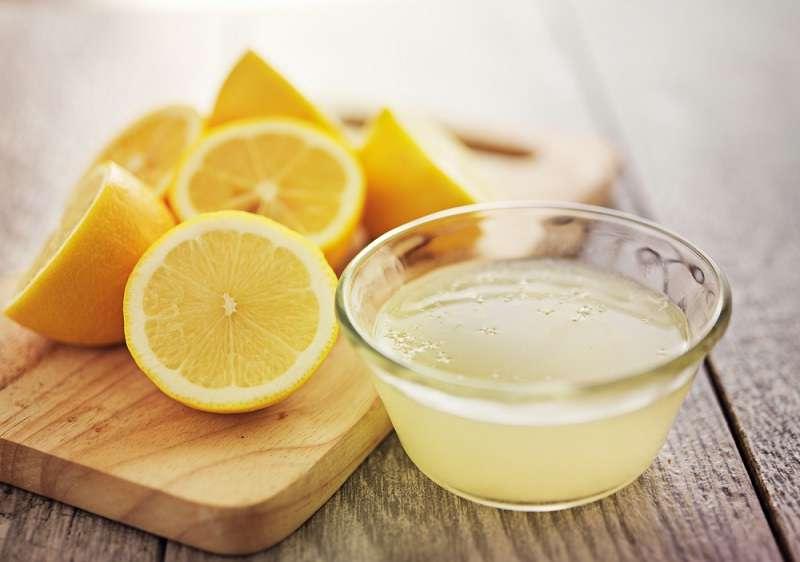 Чай с лимоном совсем не так безвреден, как кажется: в чем его опасность