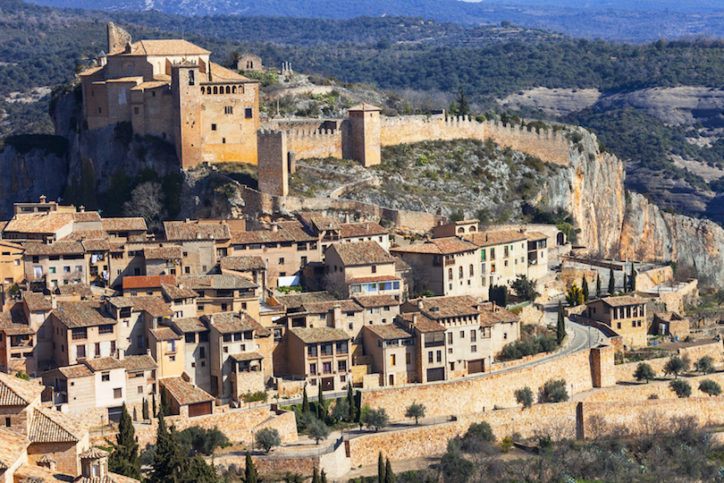 Средневековые деревни и крепости, тапас-бары и нетронутые туристами природные места: откройте для себя сказочный регион Арагон в Испании