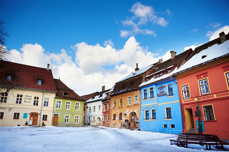 Термальные бани Будапешта, северное сияние в Швеции: лучшие страны Европы для запоминающегося зимнего отдыха