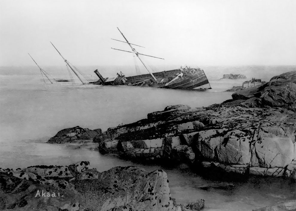 Больше столетия семья Гибсонов запечатлевала на камеру корабли, потерпевшие крушение у берегов Британии: теперь фотографии стали доступны общественности (фото)