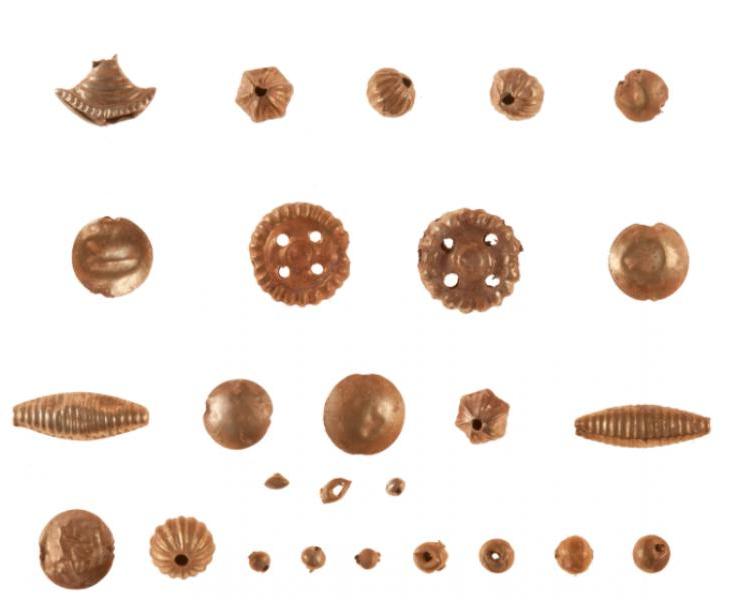 Минойский клад: на Крите археологи обнаружили изделия из золота, стекла и полудрагоценных камней возрастом несколько тысяч лет