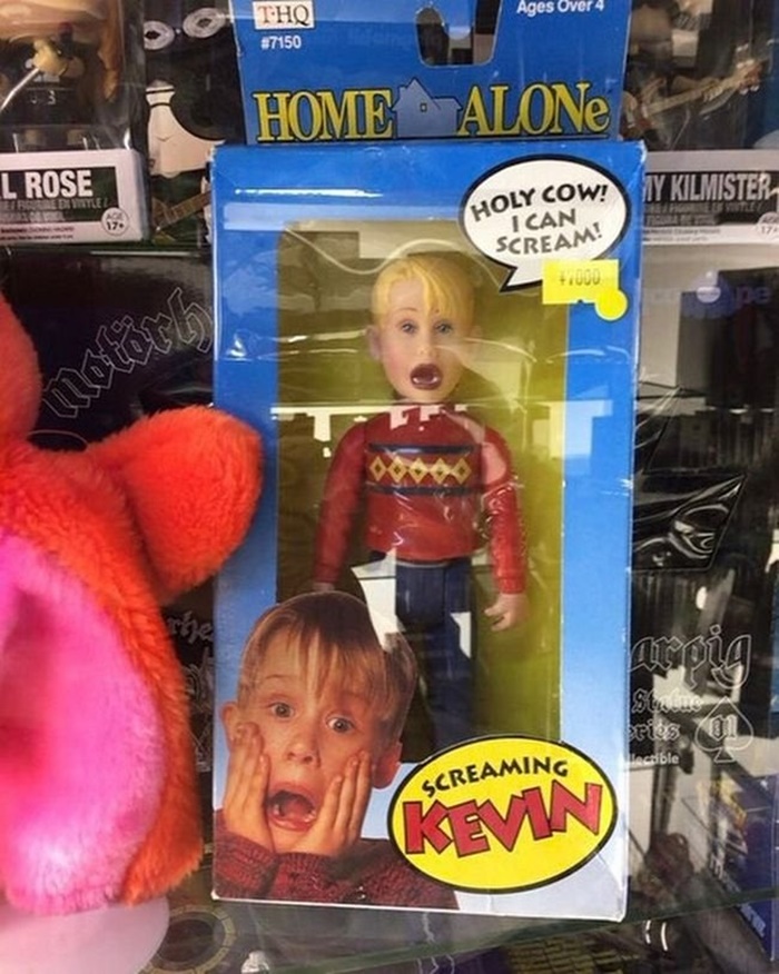 8 странных игрушек, которые напугали бы любого ребенка