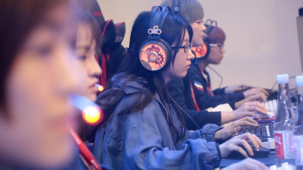 Здоровая молодежь: несовершеннолетним геймерам в Китае запретят играть после 10 вечера