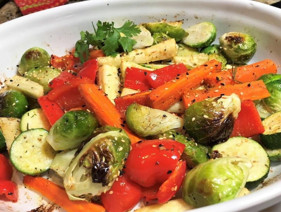 Самый полезный гарнир: как вкусно приготовить овощи в духовке