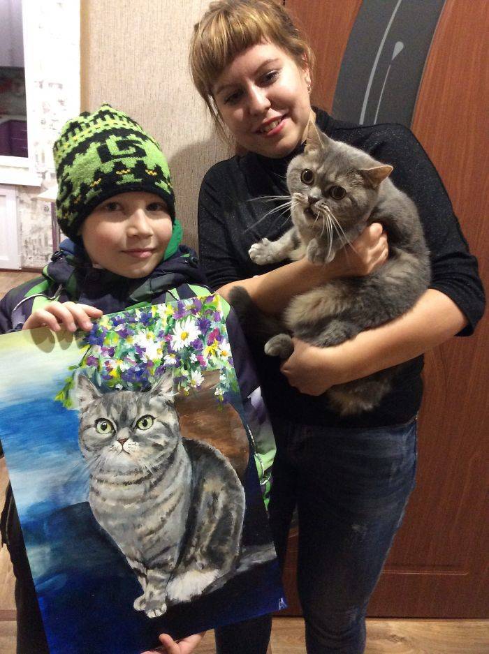 9-летний Паша придумал оригинальный способ помочь приютам для животных. Юный благотворитель рисует котов и собак, после чего продает картины