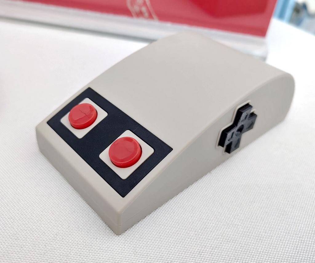 Шведский дизайнер превратил геймпад от консоли NES в компьютерную мышь
