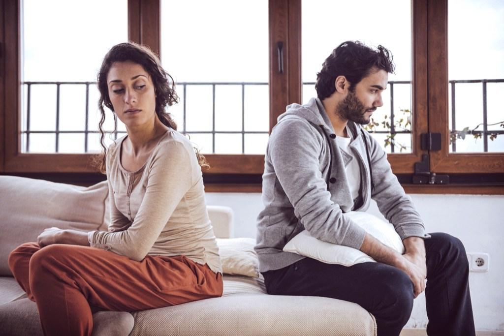 Повторный брак: психологи предупреждают, с чем сталкиваются партнер в отношениях, когда это не первая семья