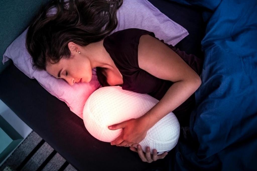Специалисты придумали робота, который "дышит" вместе с вами, когда вы спите