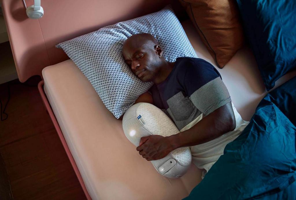 Специалисты придумали робота, который "дышит" вместе с вами, когда вы спите