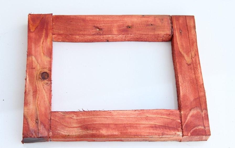 Как сделать красивую рамку для фотографий из старых деревянных брусков