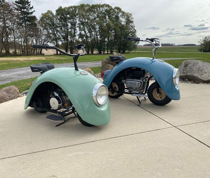 Парень разобрал автомобиль VW Beetle и создал из его частей два замечательных мотоцикла: фото