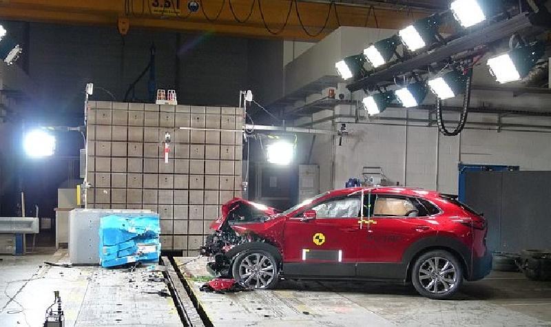 Самый безопасный автомобиль за всю историю: кроссовер Mazda CX-30 показал высокие результаты краш-тестов