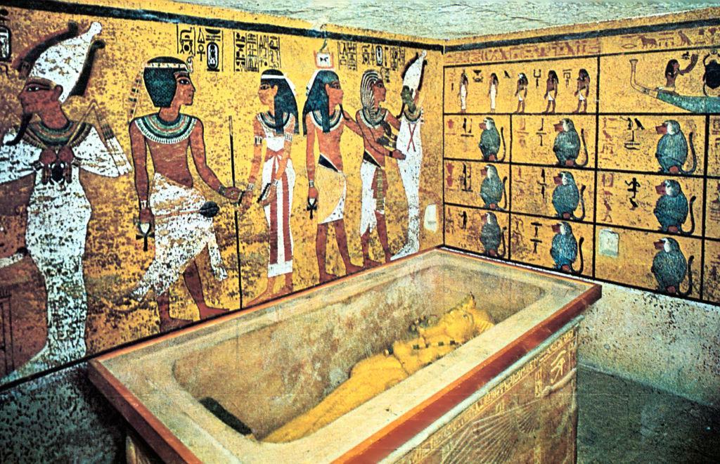 Он изменил имя и выбрал для себя другого Бога: малоизвестные факты о Тутанхамоне
