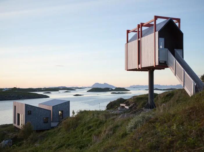 Убежище в Арктике: деревня из маленьких домов - это на самом деле гостиница