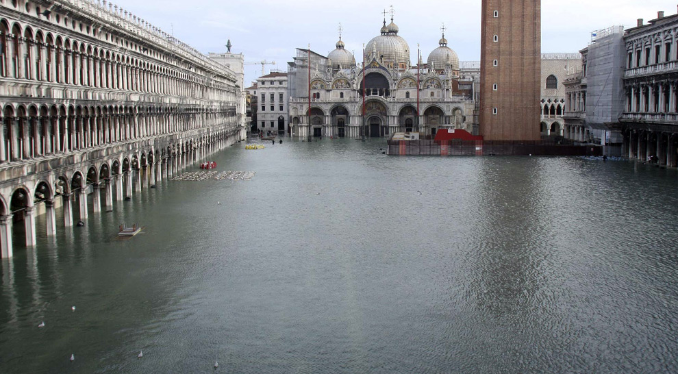 На этой неделе Венеция пережила одно из самых страшных наводнений в своей истории: 7 исторических мест, пострадавших больше всего