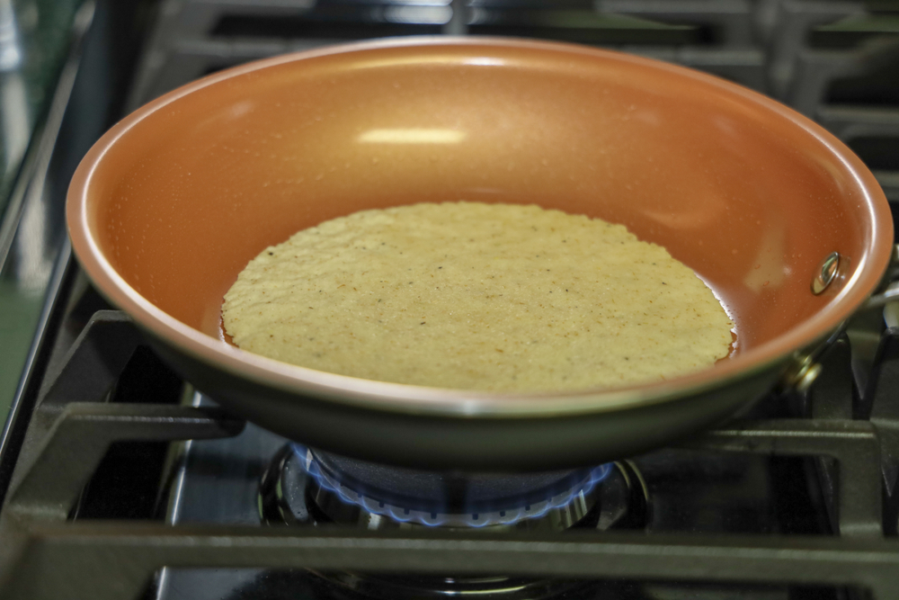 Достаточно хорошенько поджарить бекон и размять его, чтобы получить беконовую соль. Необычные способы использования продукта