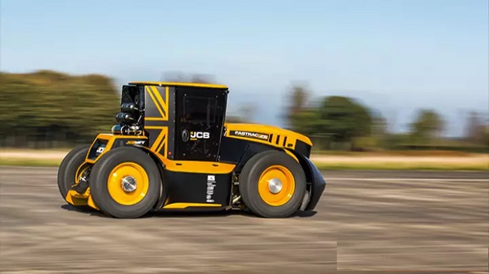 "Форсаж" по-деревенски: в Англии создан трактор, способный разогнаться до 200 км/ч