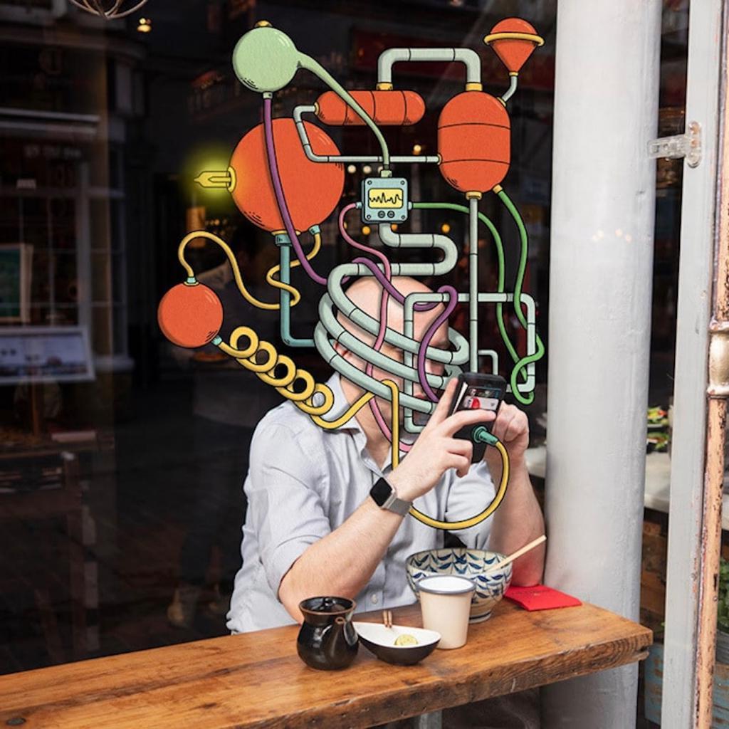 Лондонский иллюстратор Эндрю Рэй высмеивает телефонную зависимость, рисуя монстров, живущих в смартфонах (фото)