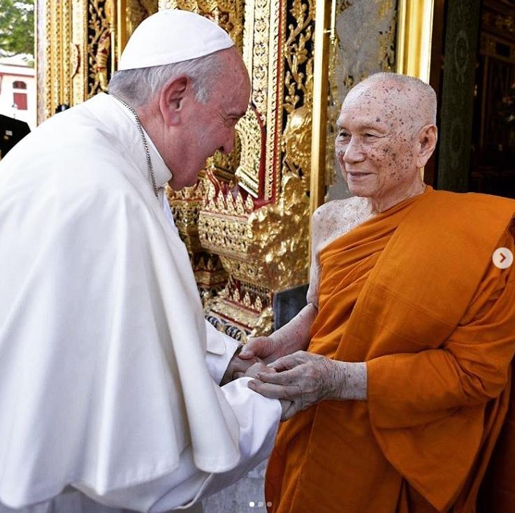 Поехал в Ватикан, чтобы настроить Instagram: соучредитель соцсети Кевин Систром лично создал аккаунт Папе Франциску