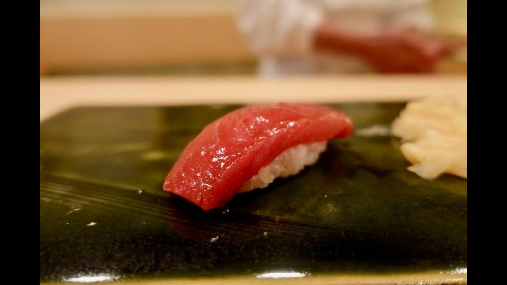 Лучший суши-ресторан мира в Токио исключили из гида Мишлен после того, как в него начали пускать только VIP-публику