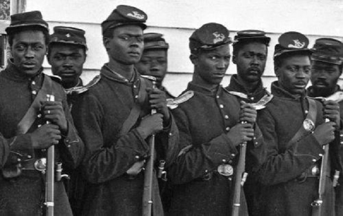 Великий побег Роберта Смолласа: как раб украл корабль конфедератов и уплыл на свободу