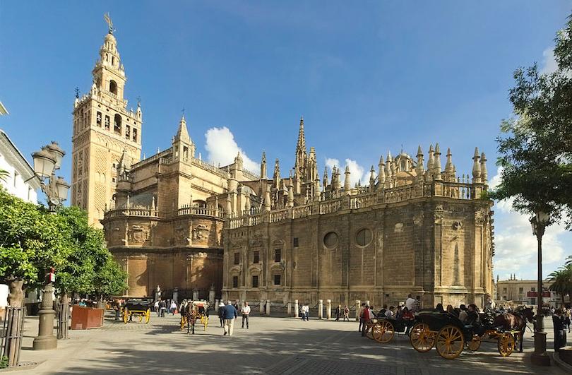 Католики Испании очень привержены своей религии: испанские церкви, которые вызывают трепет у всех туристов