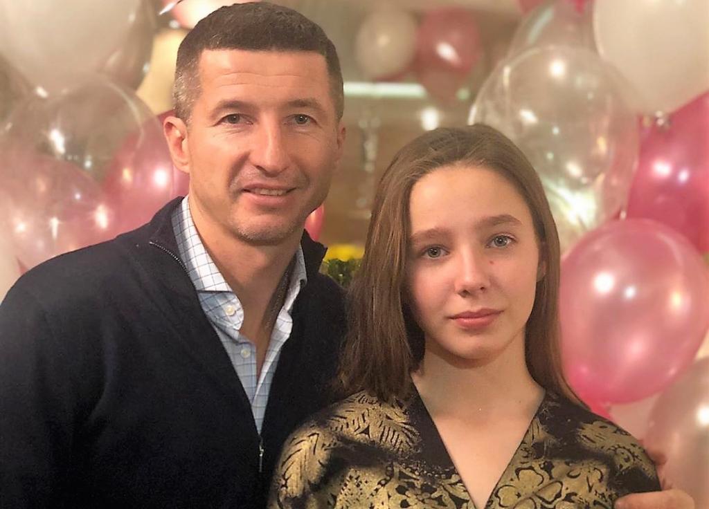 Дочь Юлии Началовой отметила Новый год с отцом и его новой семьей