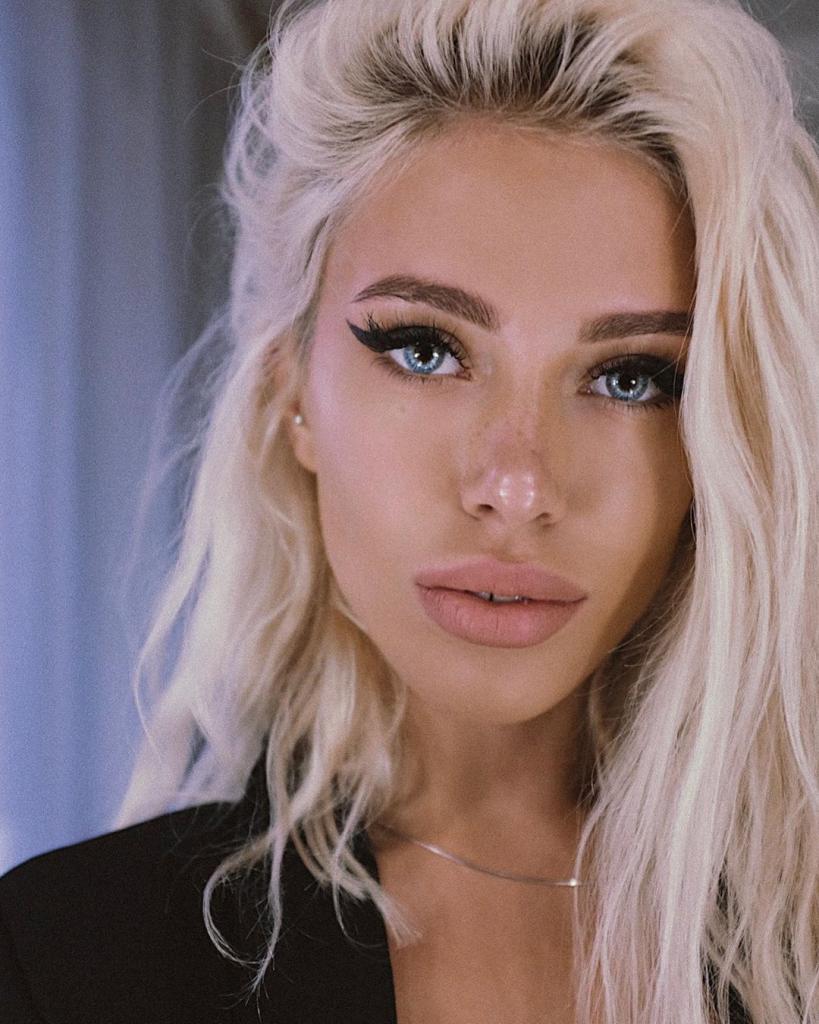 22-летнюю звезду Instagram из Ростова подписчики считают самой красивой девушкой в мире (новые фото)
